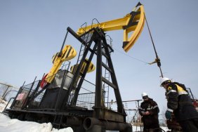 The European Union and the United States will review the price ceiling for Russian oil in March
