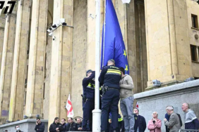 The EU flag was raised again near the Georgian Parliament building