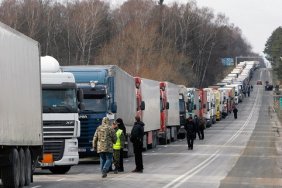 Farmers on the border with Poland hamper truck traffic from Ukraine