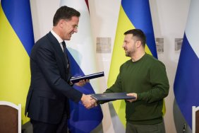 Zelensky and Rutte sign security agreement