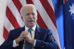 Biden will sign bill on aid to Ukraine proposed by Johnson