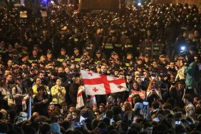 Продовжуються протести біля парламенту Грузії: вимога скасувати закон про 