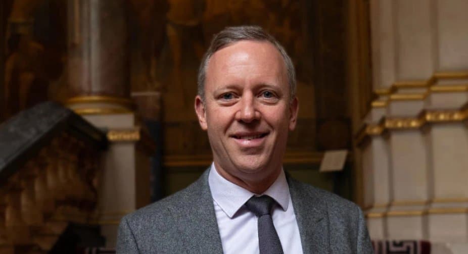 New British Ambassador to Georgia views iconic poem manuscripts at Bodleian Library