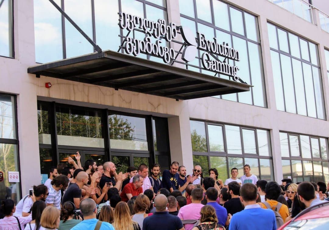 “ევოლუშენ ჯორჯიას” თანამშრომლები გაფიცვას აგრძელებენ