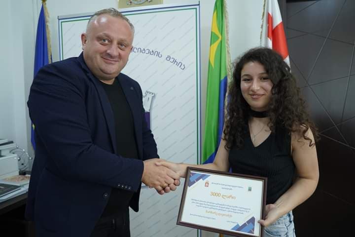 Frontnews image description