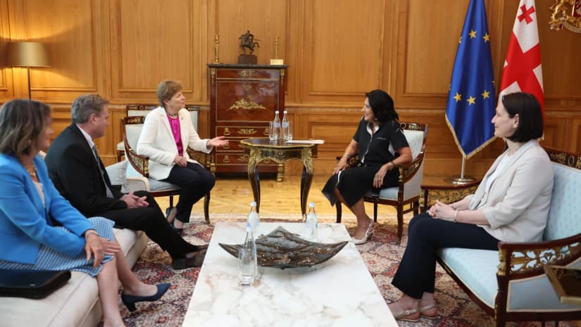 Frontnews image description