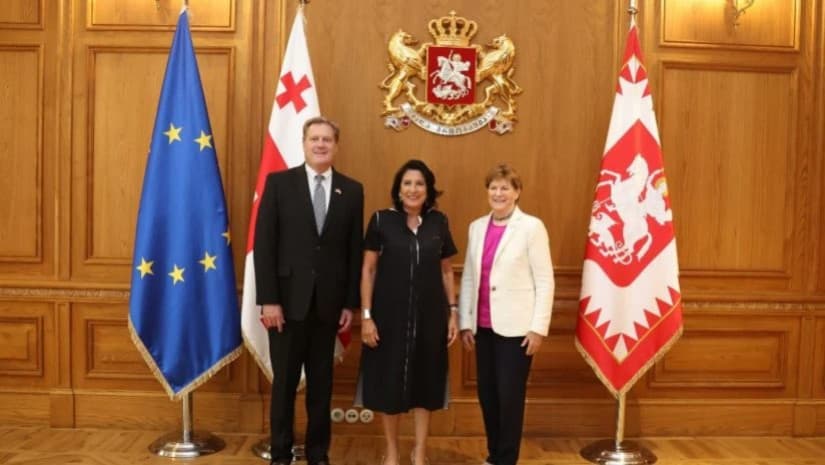 Frontnews image description