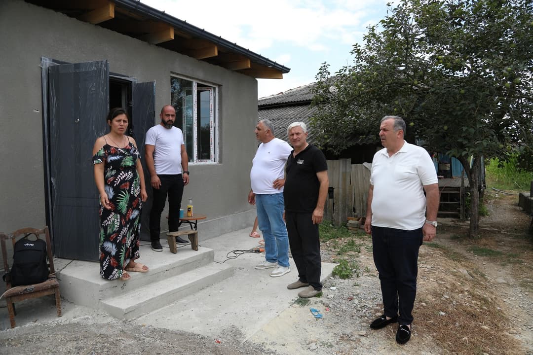 წყალტუბოს მუნიციპალიტეტში სოციალურად დაუცველი უსახლკარო ოჯახებისთვის ახალი საცხოვრებელი სახლების მშენებლობა გრძელდება