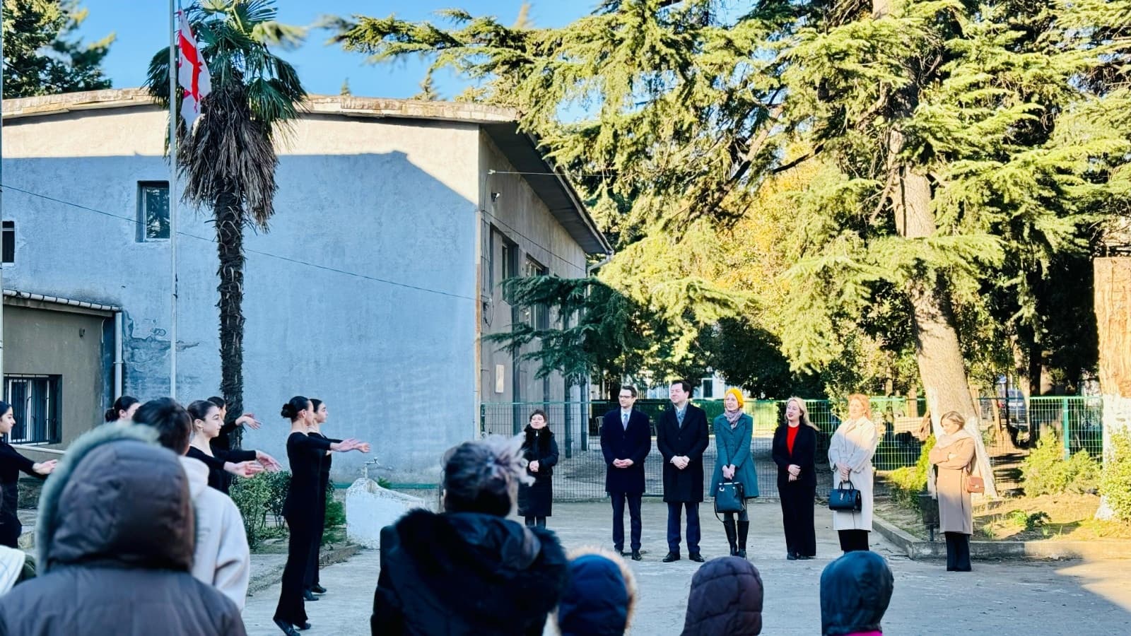 Frontnews image description