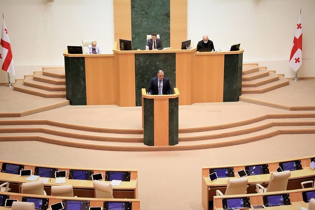 პარლამენტმა „მეწარმეთა შესახებ“ კანონპროექტს მეორე მოსმენით 80 ხმით დაუჭირა მხარი