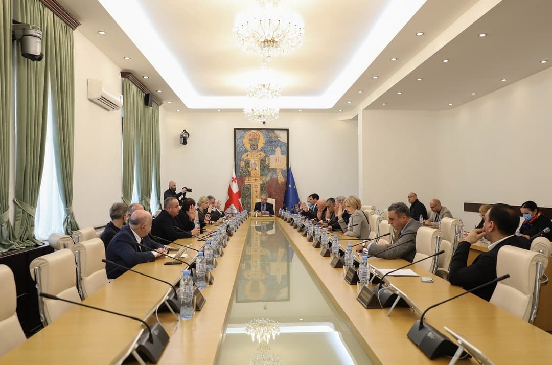 ბიუროს სხდომაზე ახალი საკანონმდებლო ინიციატივები განიხილეს