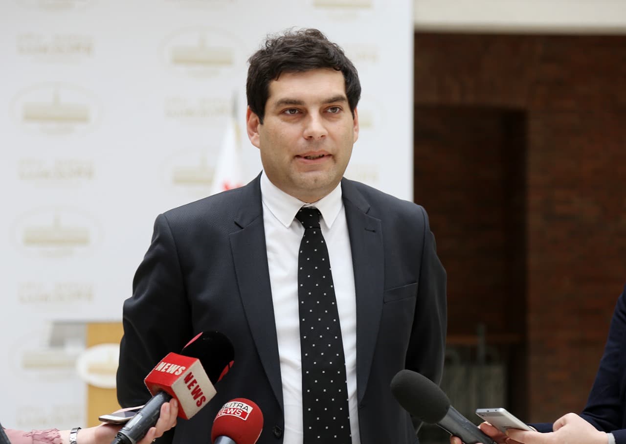 Frontnews image description