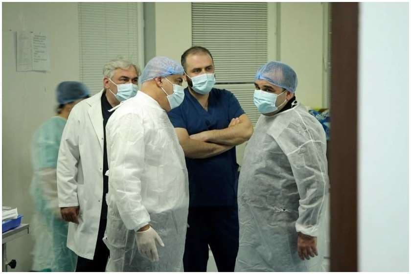 ლევან რატიანი ქუთაისში კლინიკა „ლჯ და კომპანიის“ სამედიცინო პერსონალს შეხვდა