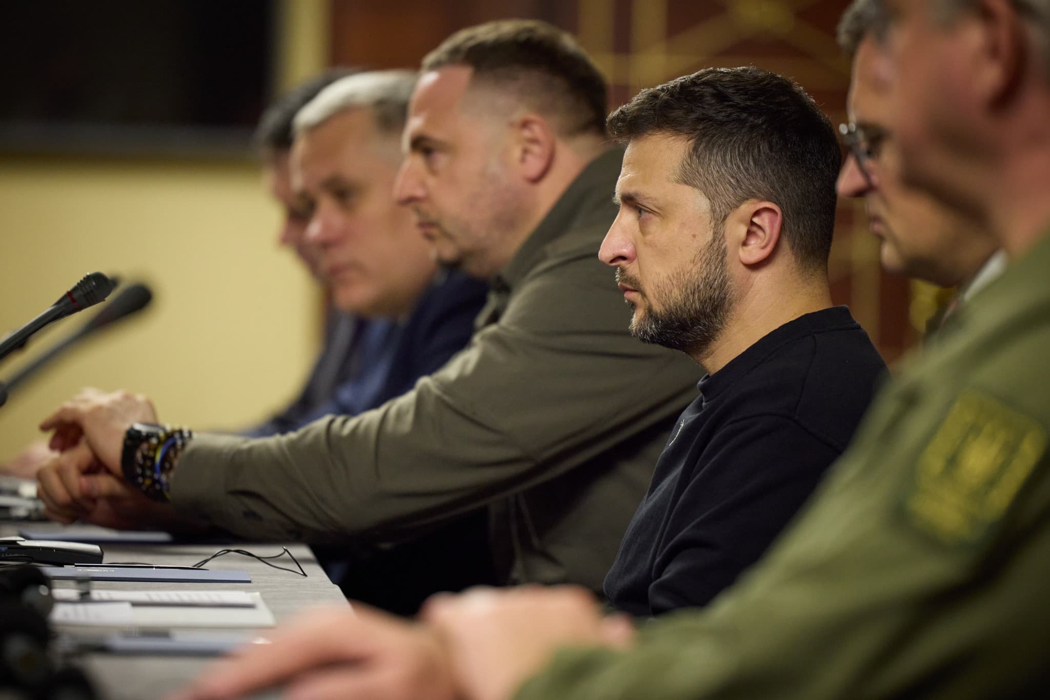 Frontnews image description