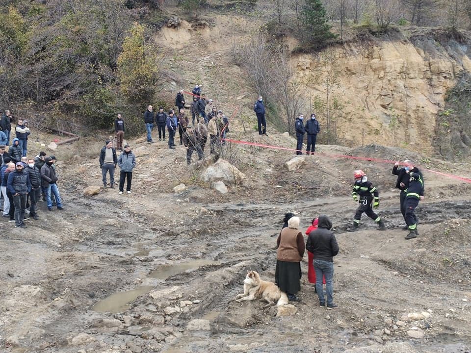 ტყიბულში, მიწის მასაში მოყოლილ ორ ადამიანს ამ დრომდე ეძებენ