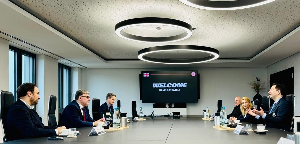 Frontnews image description