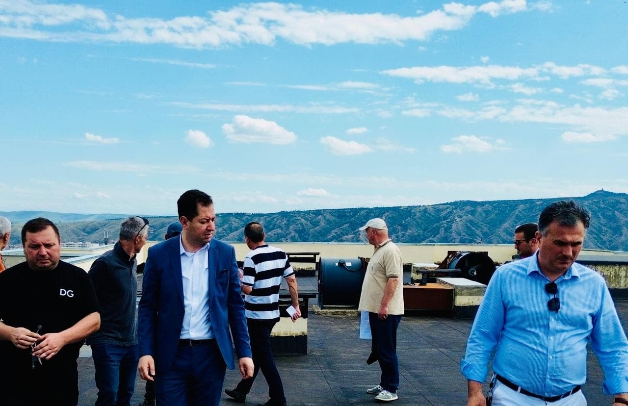 Frontnews image description