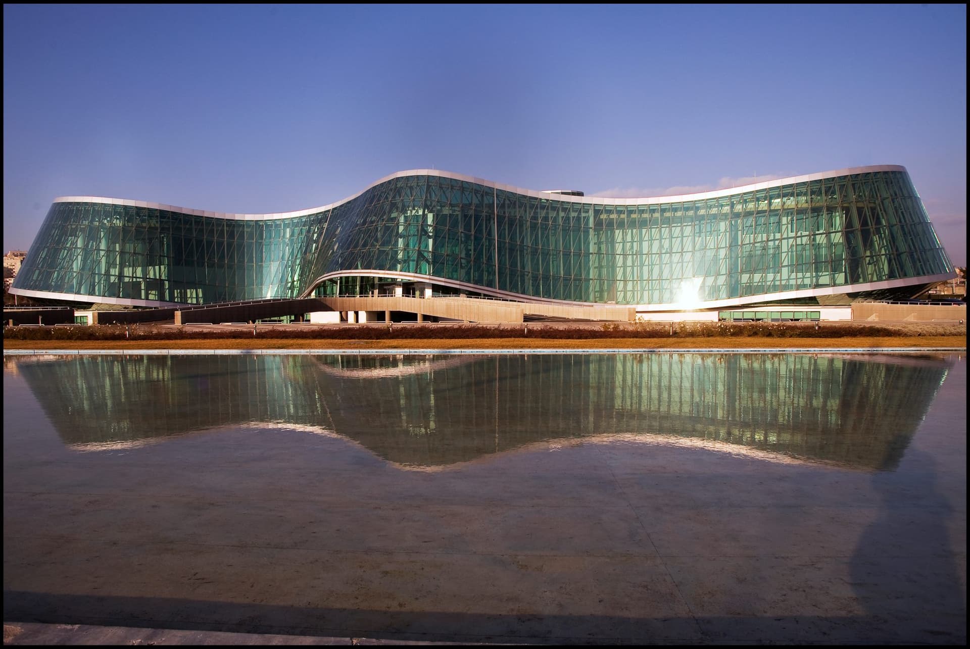 Frontnews image description