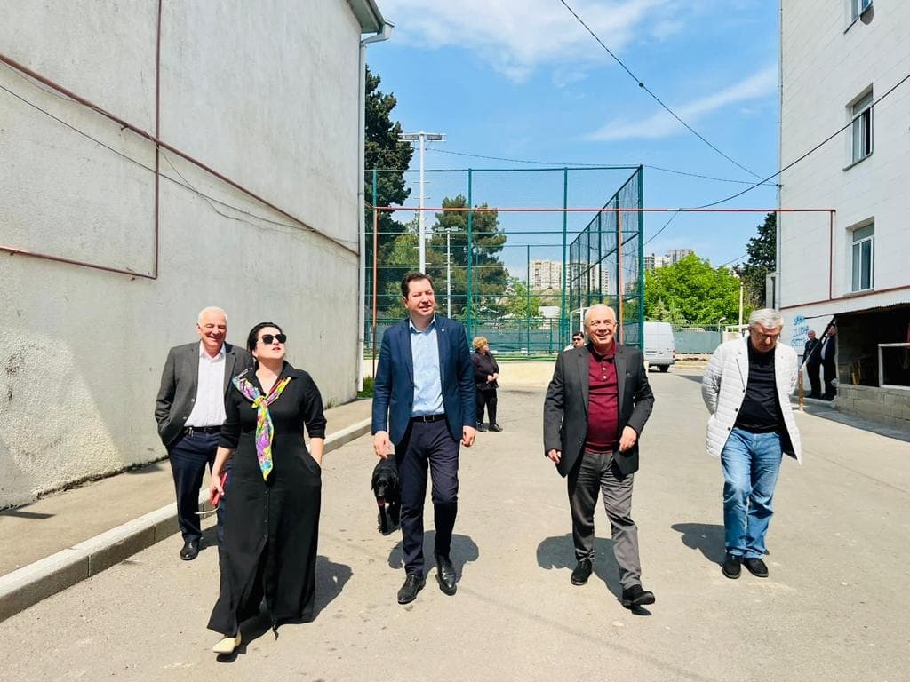 Frontnews image description