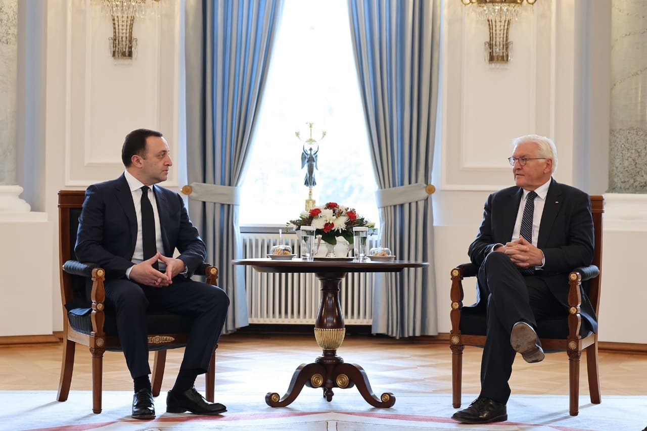 Frontnews image description