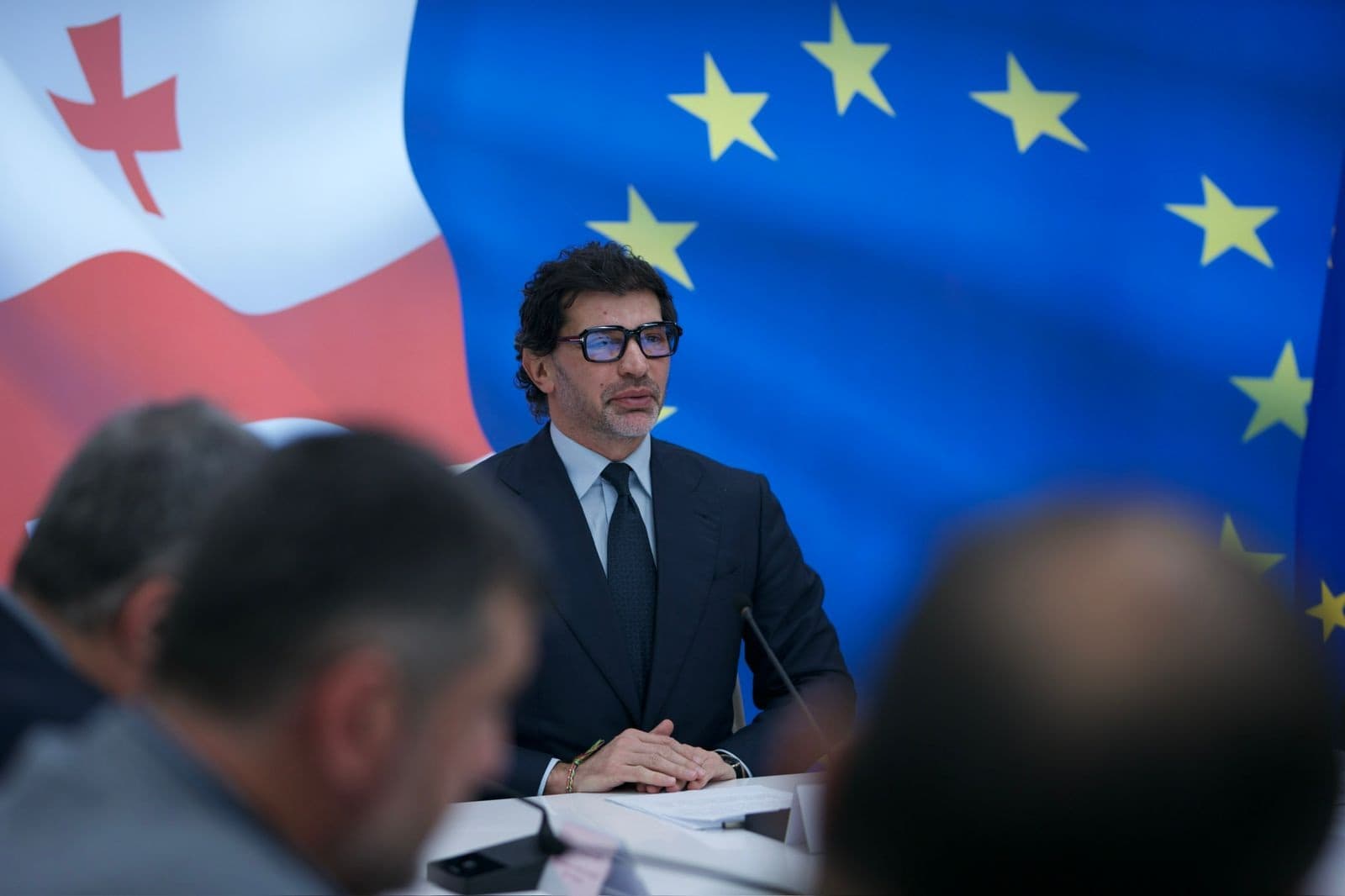 Frontnews image description