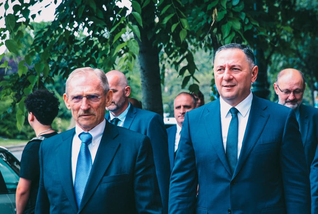 შანდორ პინტერმა ვახტანგ გომელაურს ოფიციალურ სადილზე უმასპინძლა