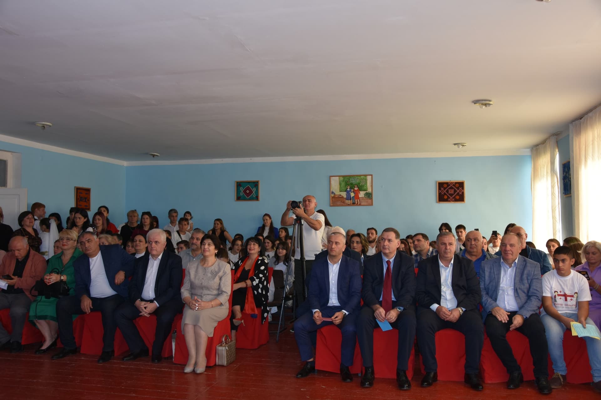 Frontnews image description