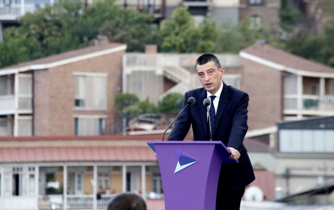 გიორგი გახარია – ბანკებით სირბილს სჯობს, რომ პირისპირ დავსხდეთ და ვისაუბროთ, ჩემს ტესტთან დაკავშირებით კი სულ მალე ძალიან საინტერესო ამბებს გაიგებთ