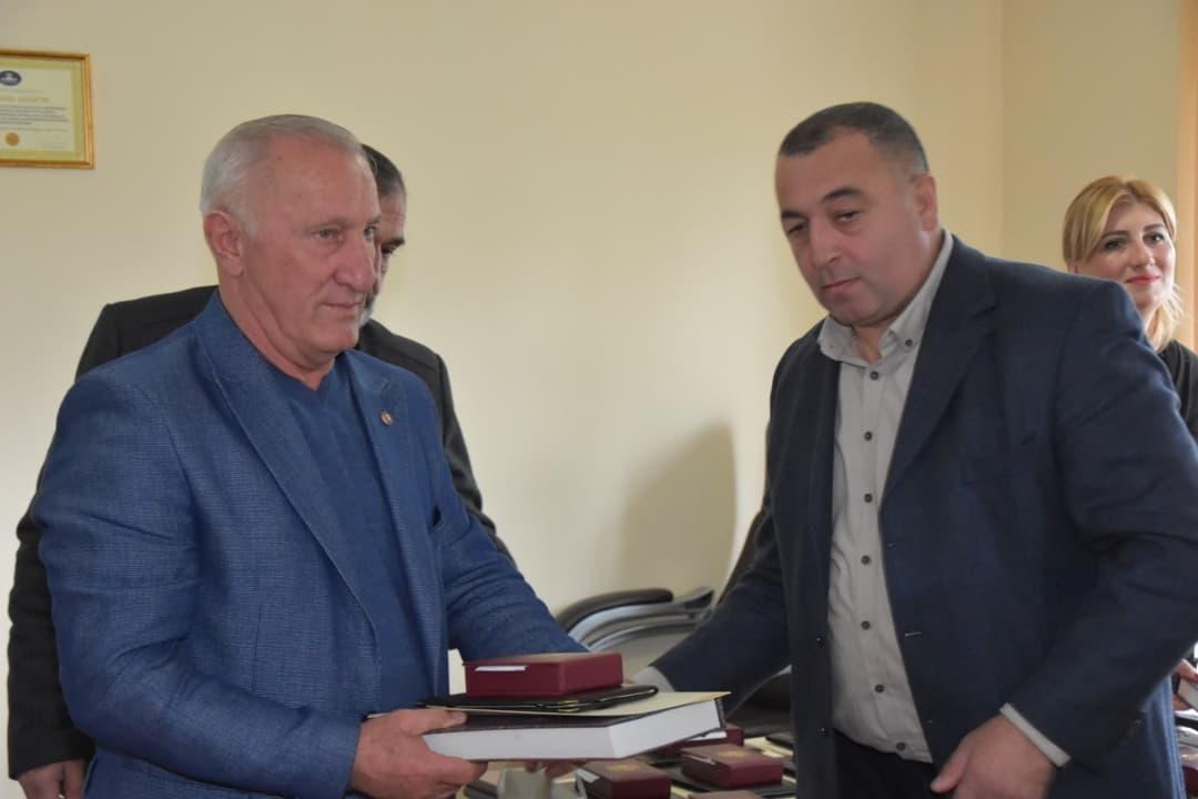 საომარ მოქმედებებში დაღუპული მეომრების ოჯახებს სახელმწიფო ჯილდოები გადაეცათ