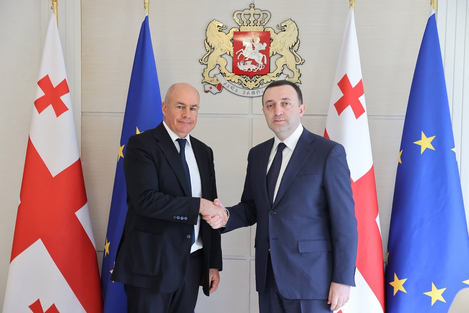 Frontnews image description