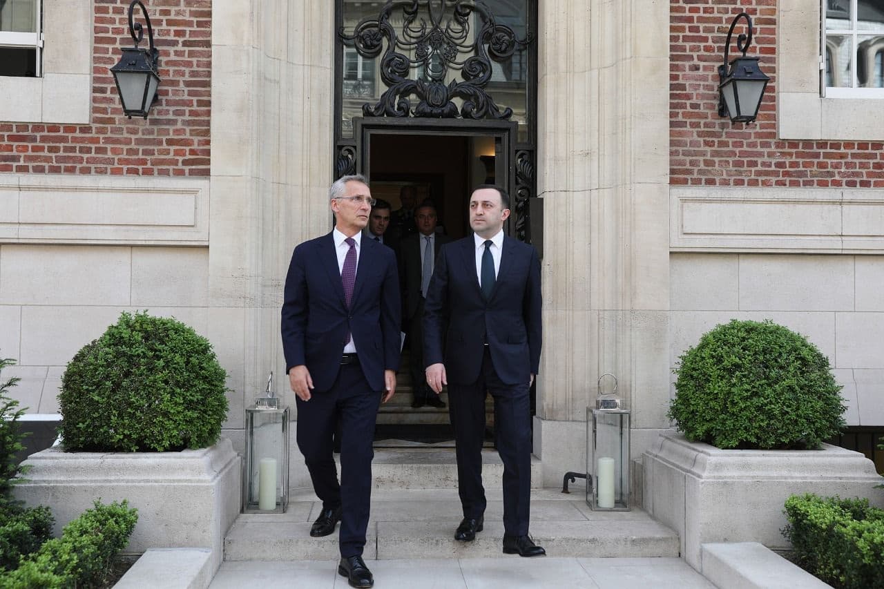 Frontnews image description