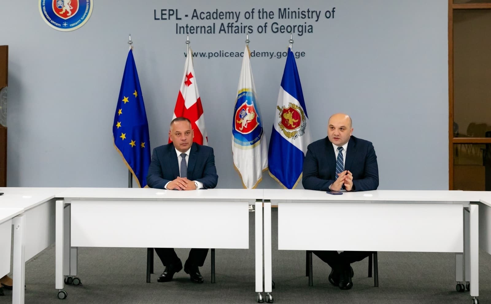 Frontnews image description