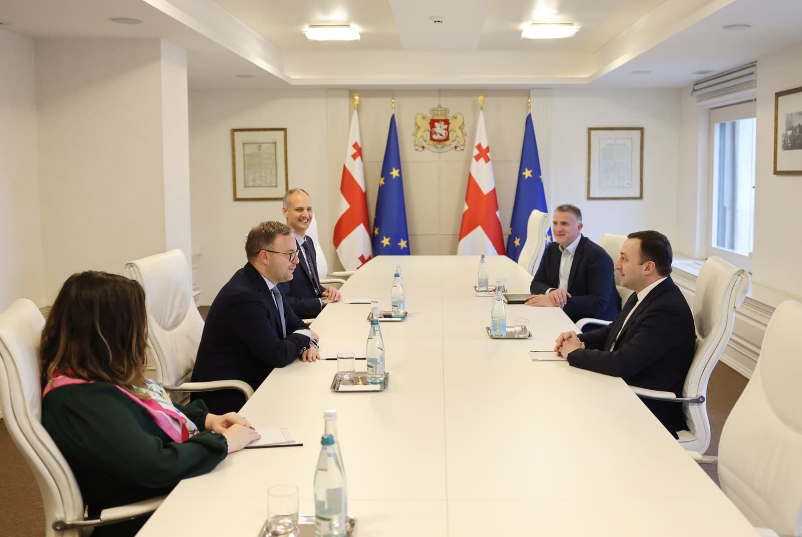 Frontnews image description