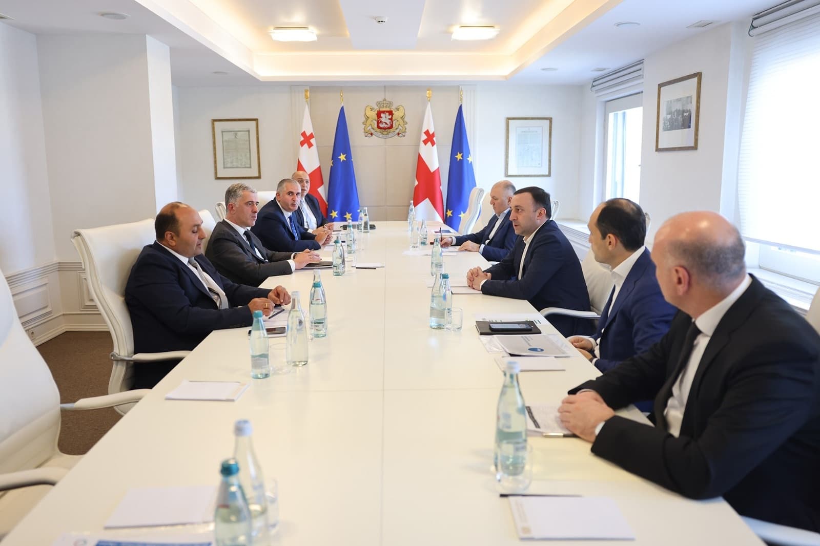 Frontnews image description