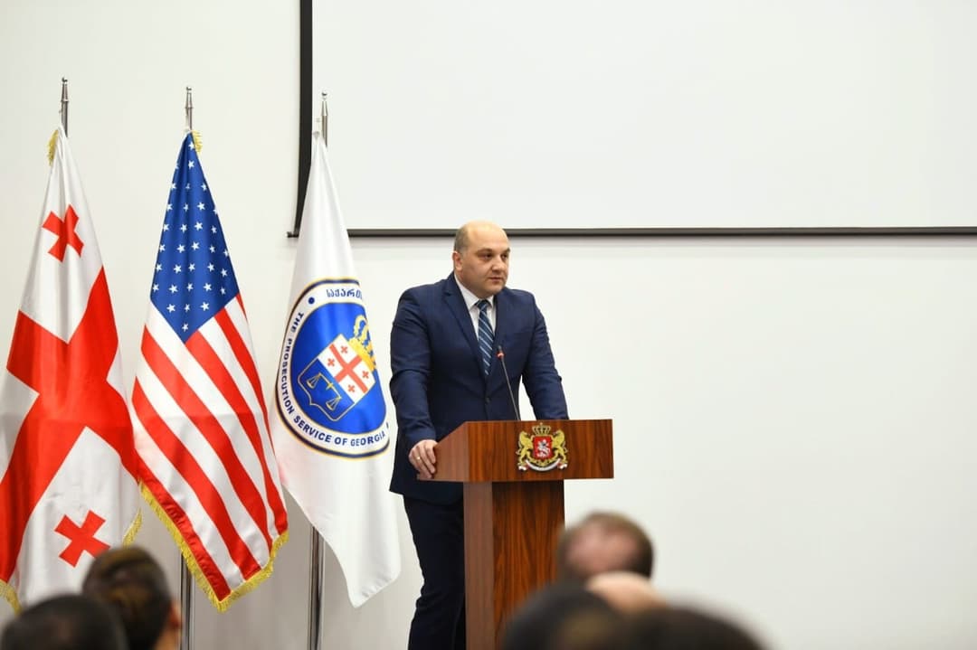 ალექსანდრე დარახველიძემ ერთწლიანი სასწავლო პროგრამის მონაწილე შსს-ს თანამშრომლები დააჯილდოვა