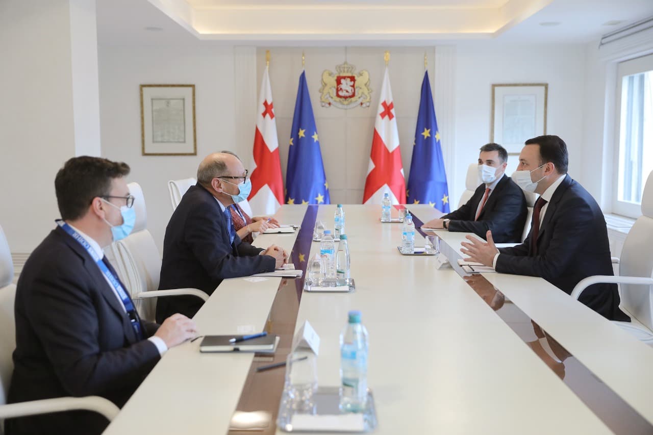 Frontnews image description