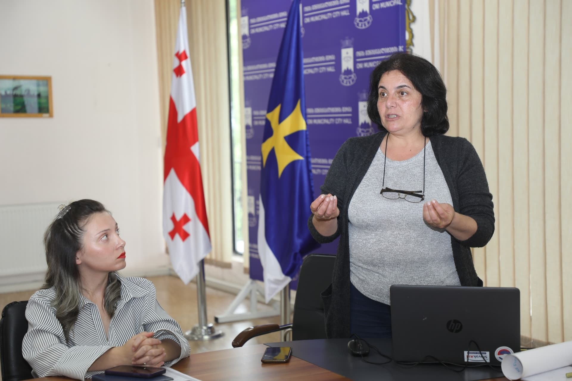 Frontnews image description