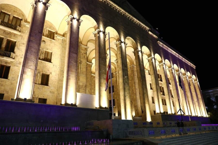 Frontnews image description