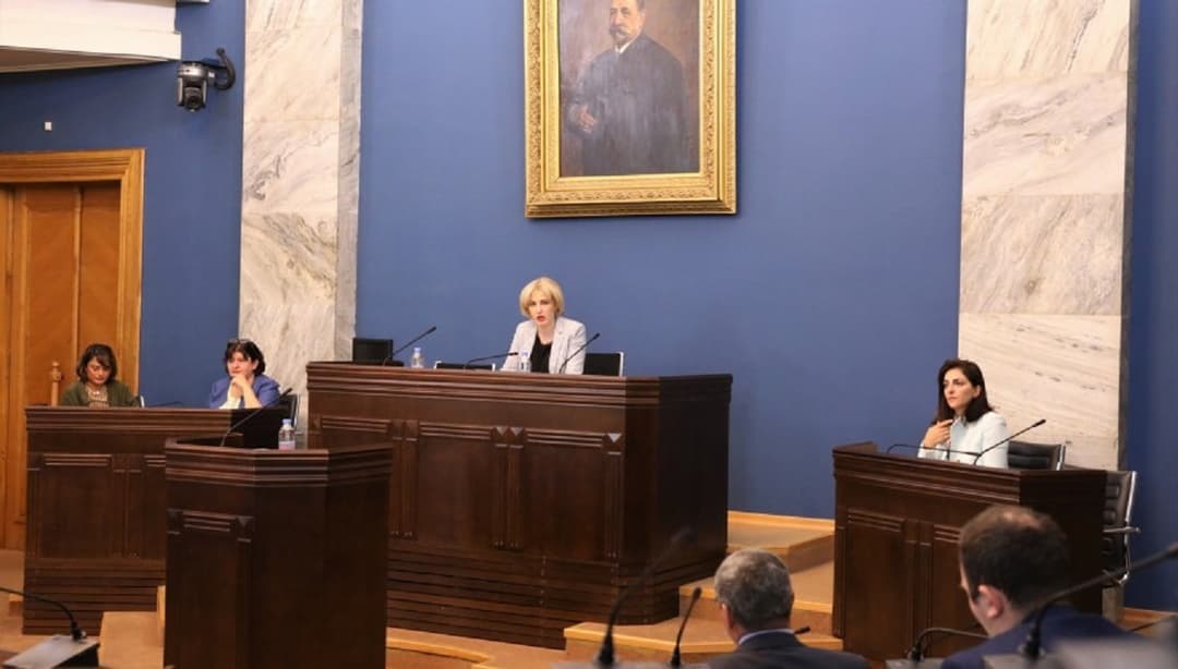 საავტომობილო ტრანსპორტის შესახებ კანონში ცვლილებით ავტოტრანსპორტის და მათი შემადგენელი კომპონენტების ტიპები მტკიცდება