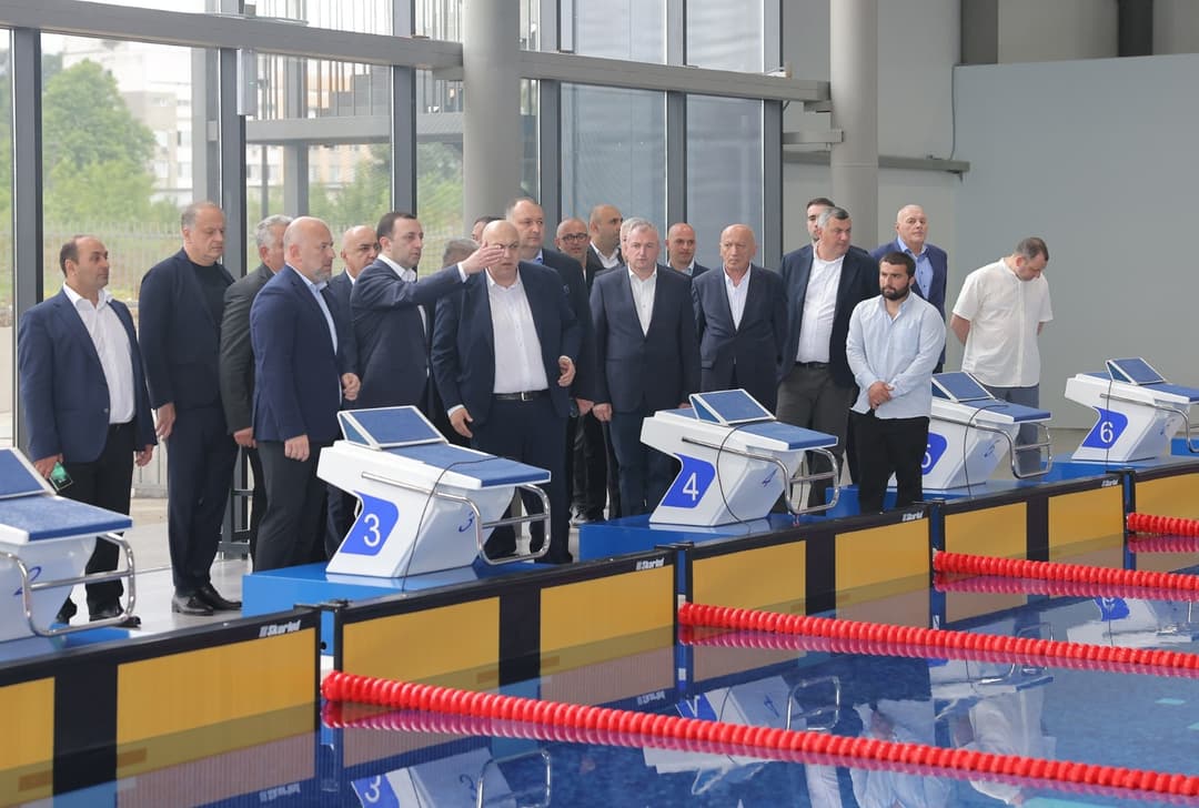 ირაკლი ღარიბაშვილმა ქუთაისში ოლიმპიური საცურაო აუზი დაათვალიერა