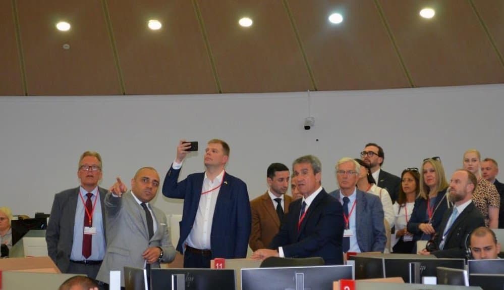 Frontnews image description