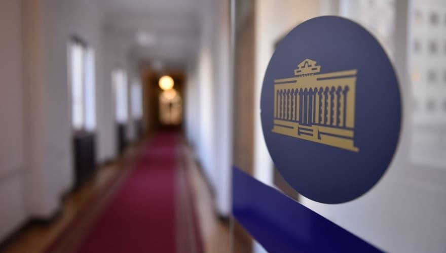 პარლამენტის თავმჯდომარე და დეპუტატები, რაჭაში, სტიქიის ზონაში იმყოფებიან