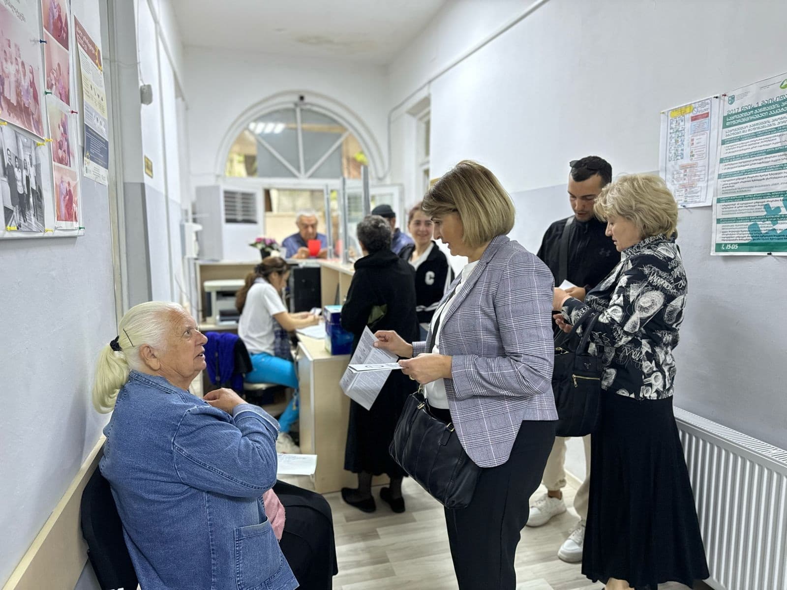 Frontnews image description