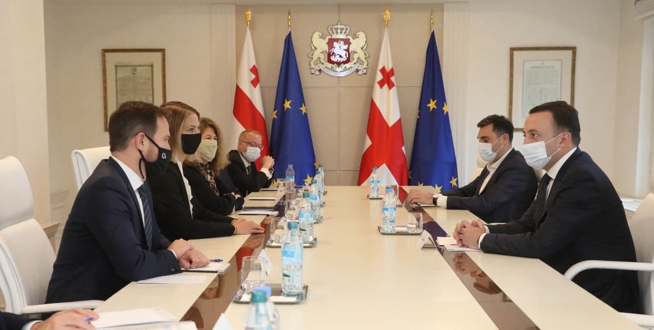 Frontnews image description