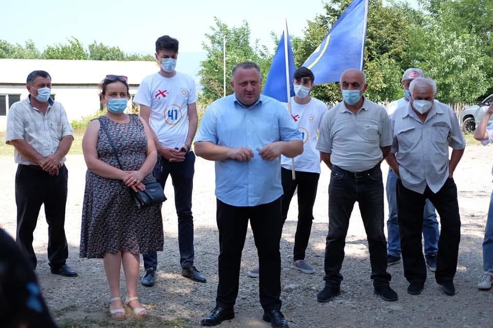 გივი მოდებაძე სოფელ ეწერისა და დიდი კაცხის მოსახლეობას შეხვდა