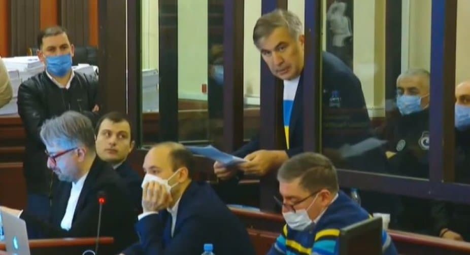 მიხეილ სააკაშვილი – ე.ი. ყველა ვისაც შია, სწყურია, ბავშვებს ვერ აჭმევს და ვერ აძლევს განათლებას, თურმე ნაციონალია და ვინც გაზულუქებულია, თავგასულია, ხალხს ძარცვავს – არის ქოცი