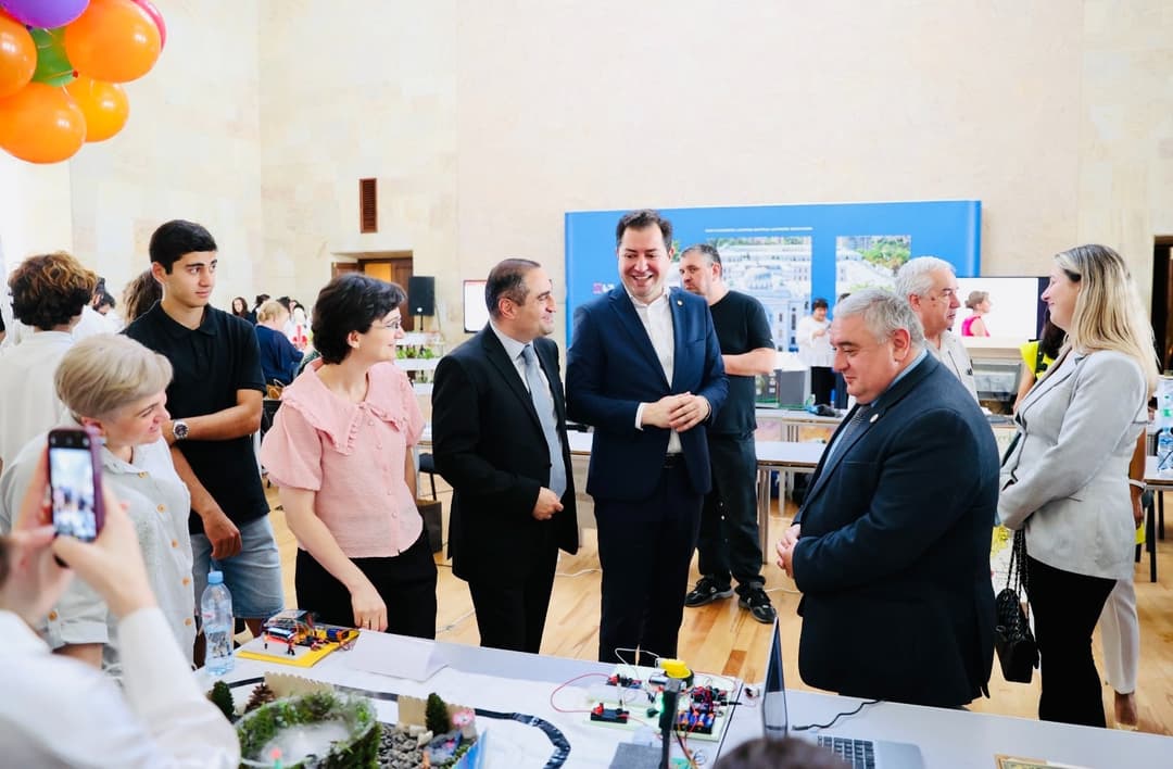 დავით ფაცაცია STEAM კონფერენციასა და პროექტების გამოფენას დაესწრო