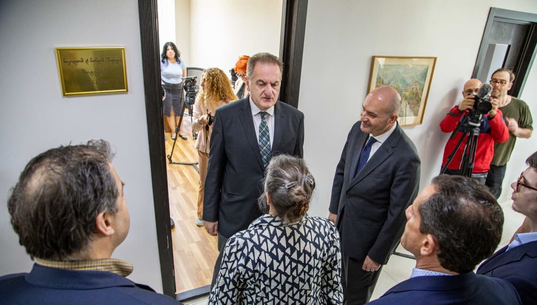 პარლამენტის ეროვნულ ბიბლიოთეკაში ნიკოლოზ და ჩარლზ ჩხოტუების დარბაზი გაიხსნა