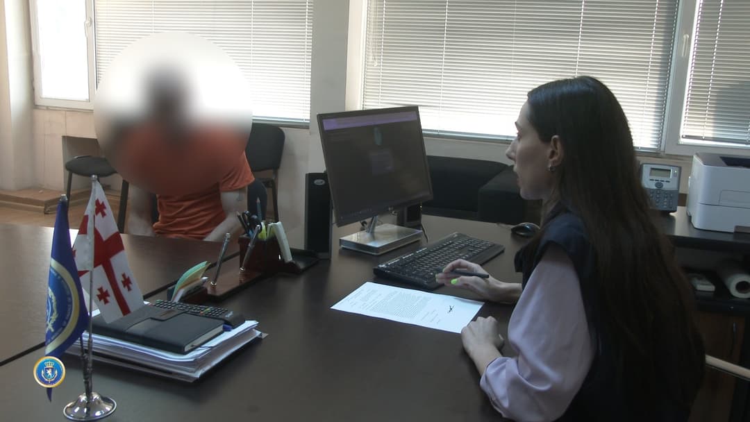 ყალბი საგადასახადო დოკუმენტების დამზადება-გამოყენების ფაქტზე ბრალდებულის სახით პასუხისგებაში ორი პირი მისცეს