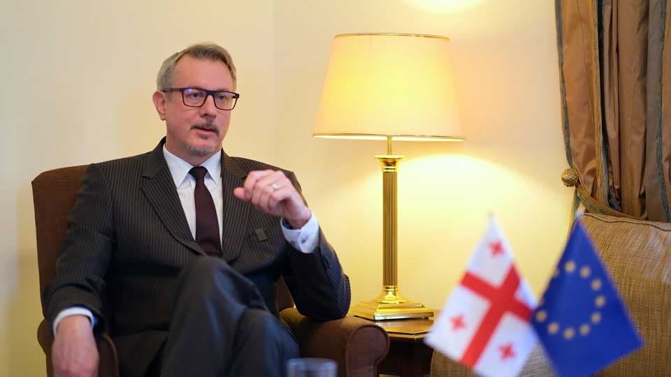 Frontnews image description